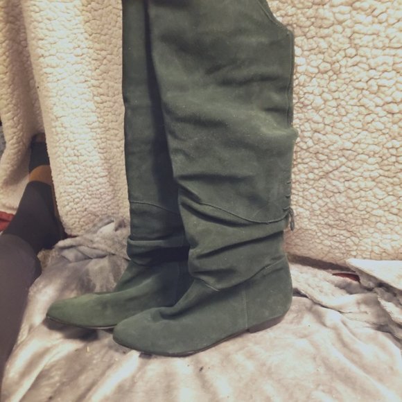 Knee-high, Flat Suede Boots - Picture 1 of 3